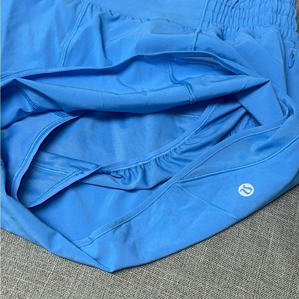 Lululemon Hotty Hot HR Short 2.5 inch Lined. NWT POOL. - Picture 4 of 5